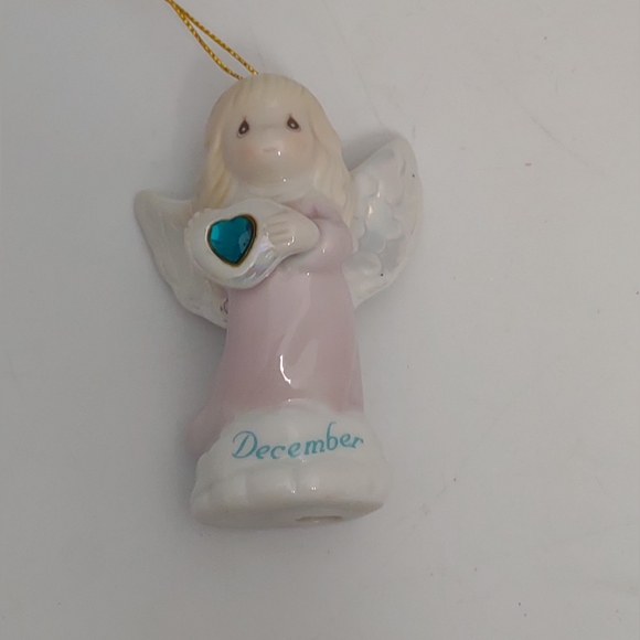 🌷‼️5/$20  Enesco December Ceramic Angel Blue Heart Christmas Ornament 1997 3" - Picture 7 of 7